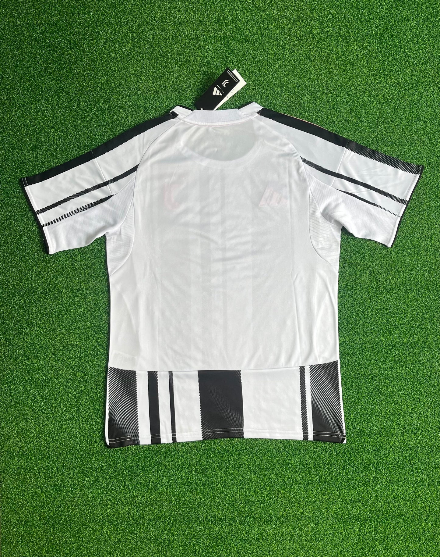 Camiseta Juventus 1a Equipación Temporada 25/26 color Blanco y Negro